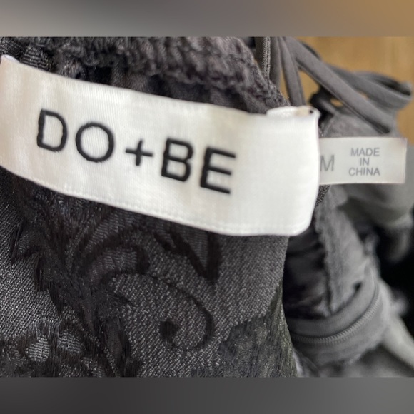 Do + Be Black Satin Puff Sleeve Crop Top Size M LNC - Picture 4 of 4